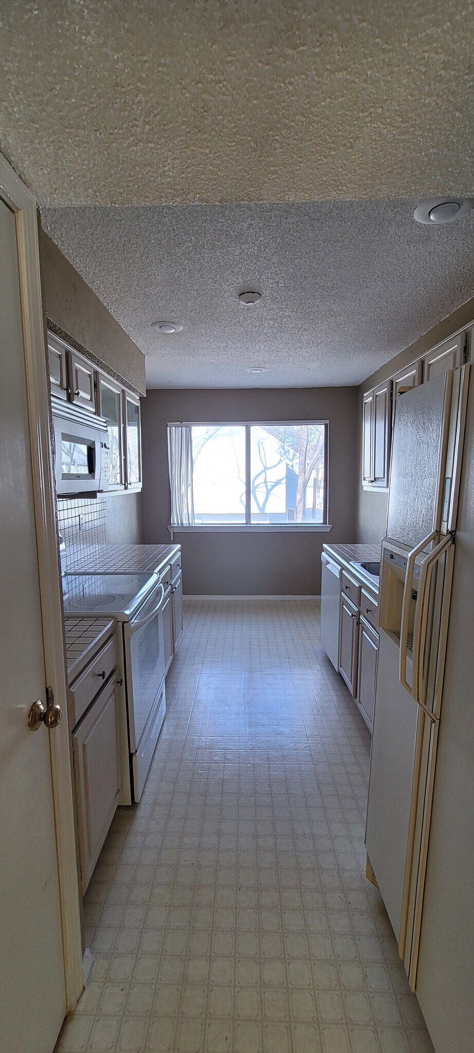 Kitchen 1 - 643 Cimarron Trl