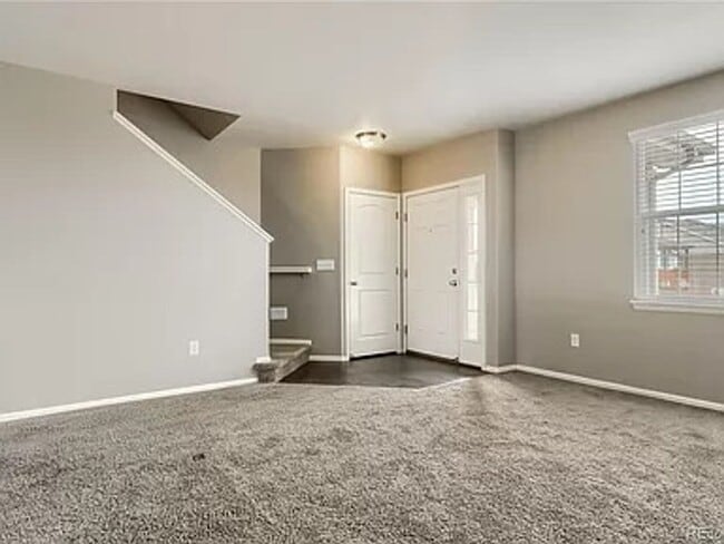 Building Photo - Incredible 4 bedroom home in Reunion.