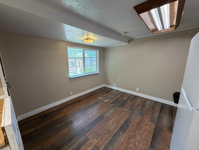 Building Photo - 683 N Washington Blvd