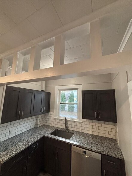 Building Photo - 4 Jay St