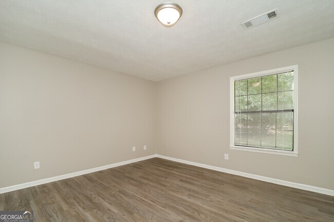 Building Photo - 6373 Valley Dale Dr