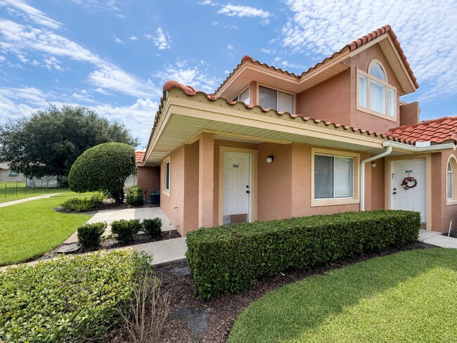 Building Photo - Condo in Gated Winterset