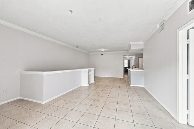 Building Photo - 5860 W Sample Rd