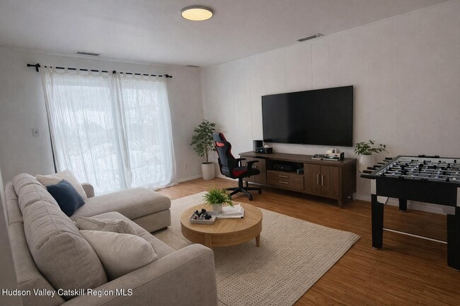 Building Photo - 259 Village Ct