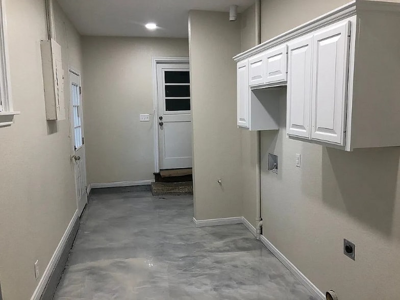Building Photo - 311 Santa Fe Dr