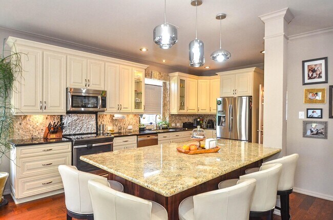 Building Photo - 12306 S Shadow Cove Dr