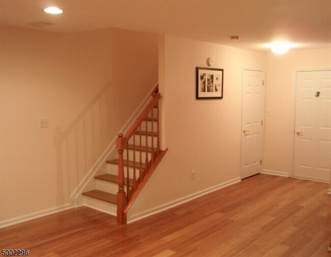 Building Photo - 449 Hartford Dr