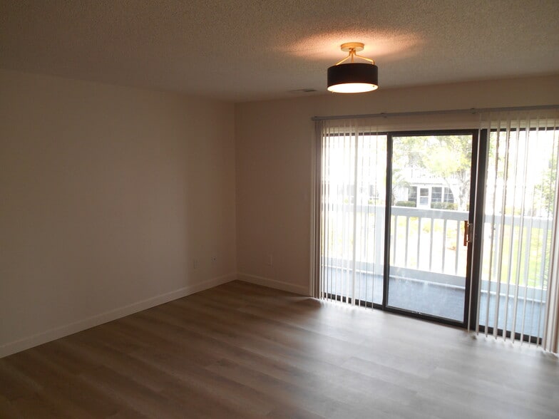 Building Photo - 3700 Golf Colony Ln