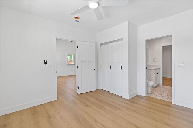 Building Photo - incredible home 3 bedroom, loft