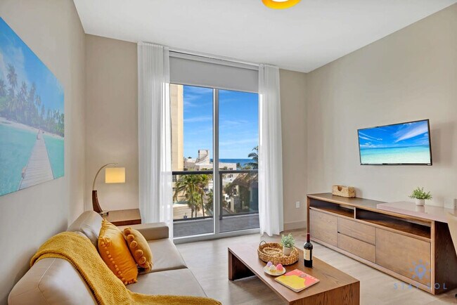 Building Photo - 777 N Ocean Dr