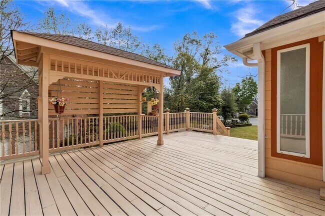 Building Photo - 915 Chipley Ct NE