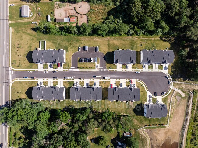 Building Photo - 385 N Tuckahoe Rd