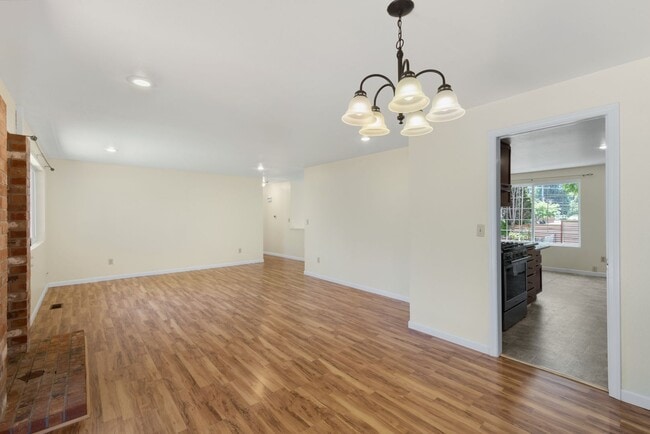 Building Photo - 4bd/2.5ba Kirkland Home
