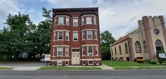 Building Photo - 35 Conger St