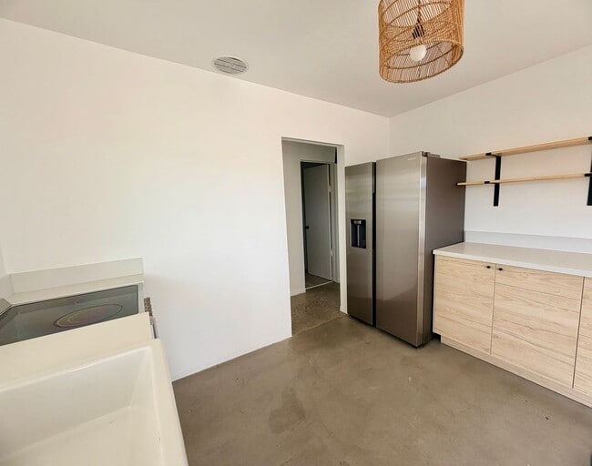 Building Photo - Modern 3-Bedroom Desert Bungalow with Stunning Views – Unfurnished - Price reflects MOVE IN SPECI...