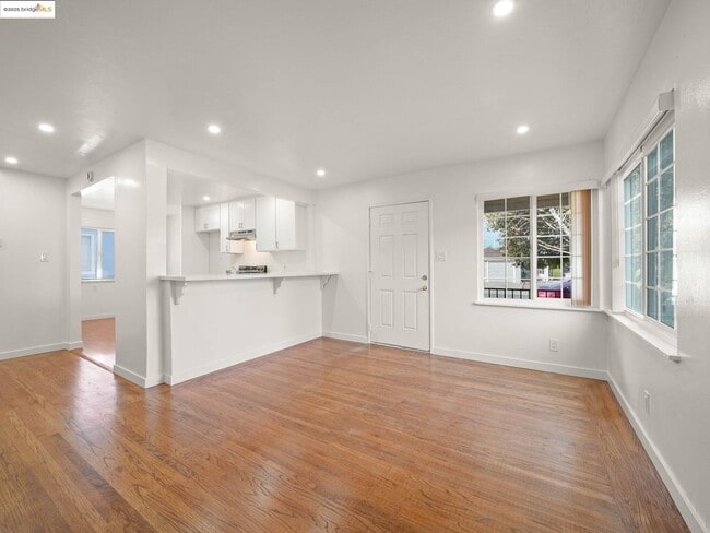 Building Photo - 1274 Terra Ave