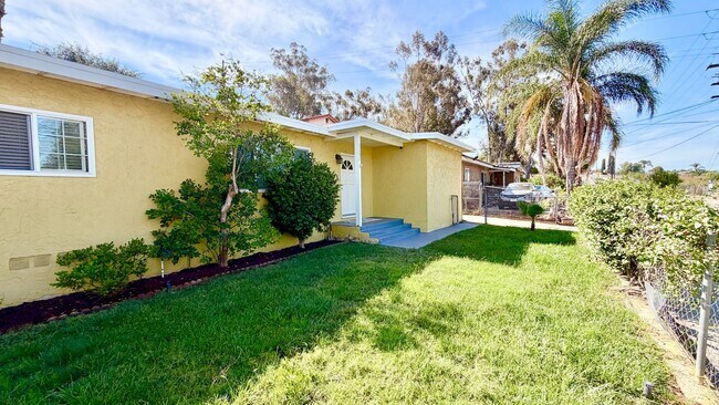 Building Photo - 1280 Alturas Rd