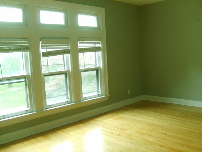 Building Photo - 110 Bidwell Pkwy