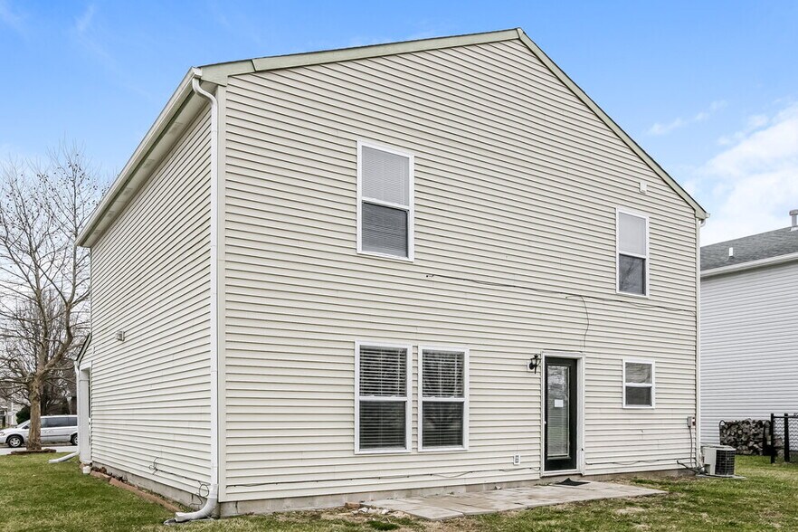 Building Photo - 9205 Middlebury Way