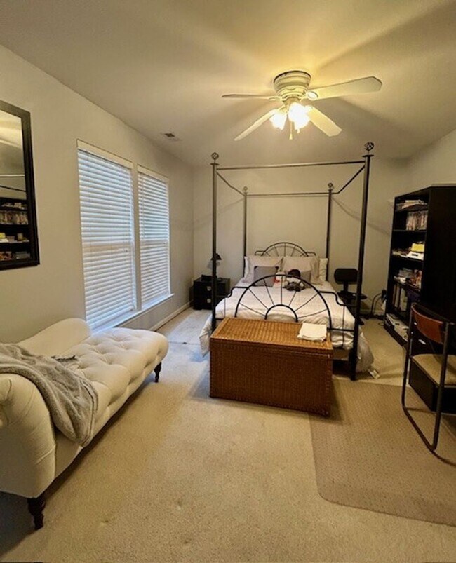 Building Photo - Townhome in Matthews