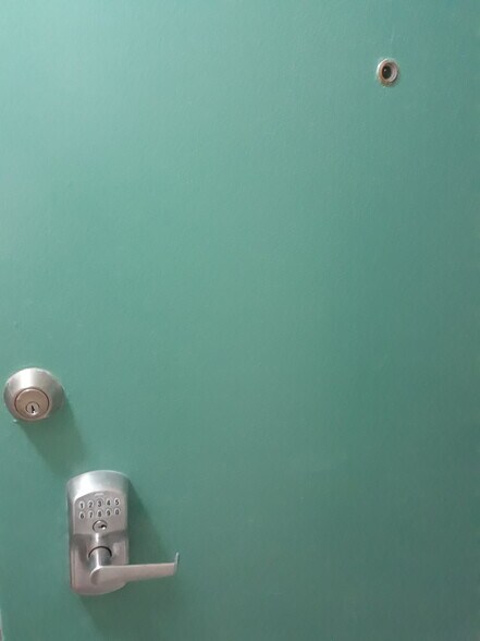Combo or Key lock - 85-175 Farrington Hwy