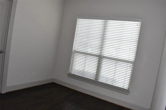 Building Photo - 2922 Leeland St