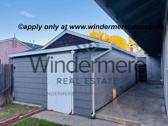 Building Photo - Charming 4 bedroom Home in Tahoe Park w/ EV Charger!!