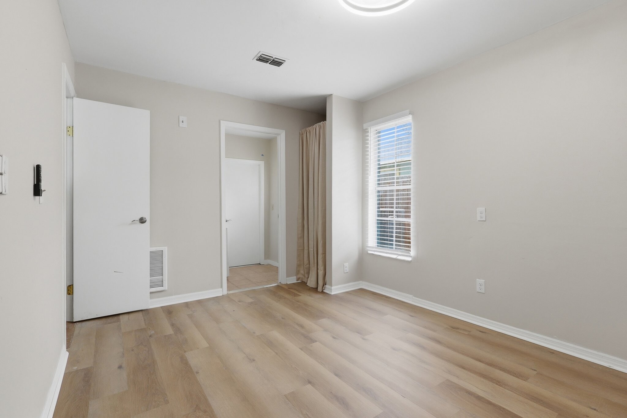 Building Photo - 3751 Mackenzie Ct
