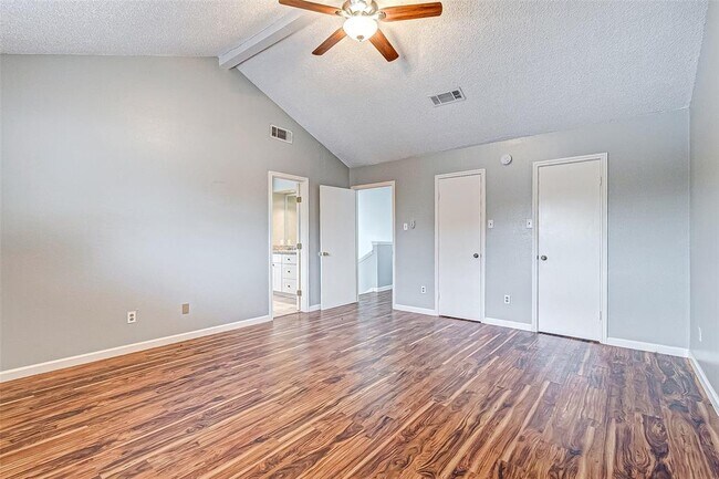 Building Photo - 7983 Kendalia Dr