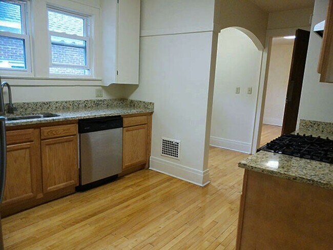 Building Photo - 400 Harvard Pl