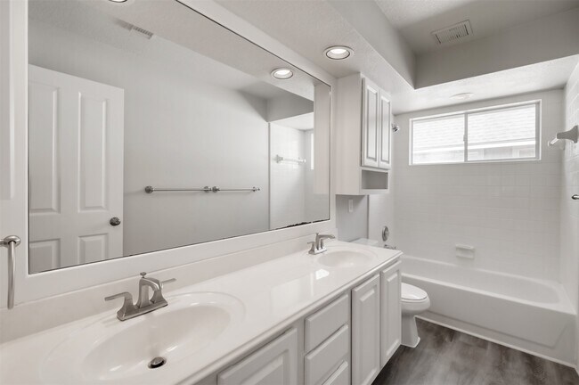 Building Photo - 51 E Greywing Cir