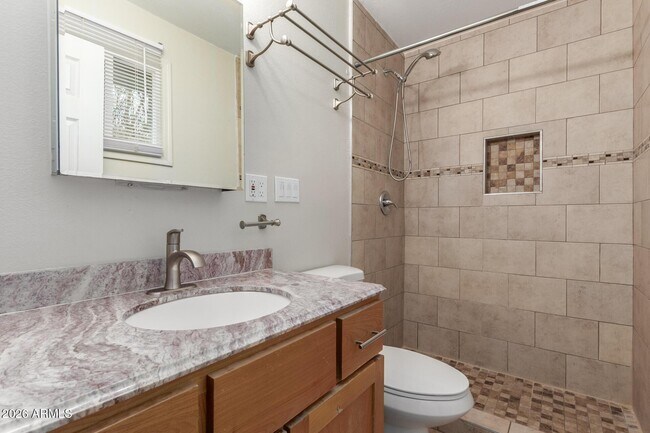 Building Photo - 1628 E Del Rio Dr