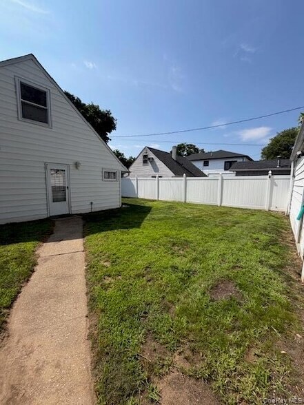 Building Photo - 3173 Roxbury Ln