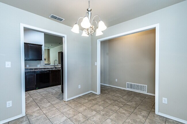 Building Photo - Relax on this front porch!