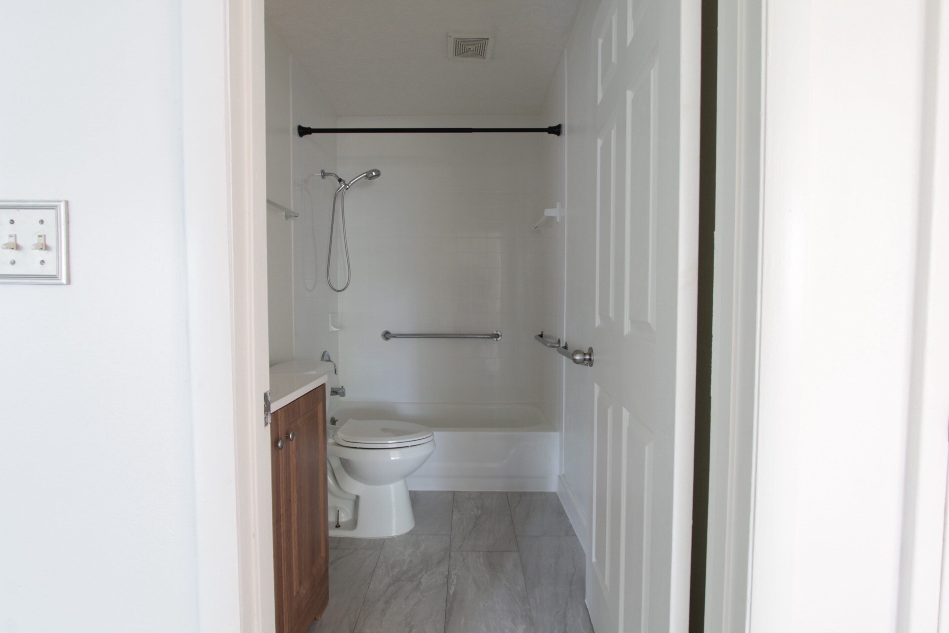 Building Photo - 212 Tennessee Ave