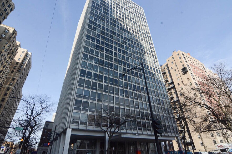 Building Photo - 2400 N Lakeview Ave