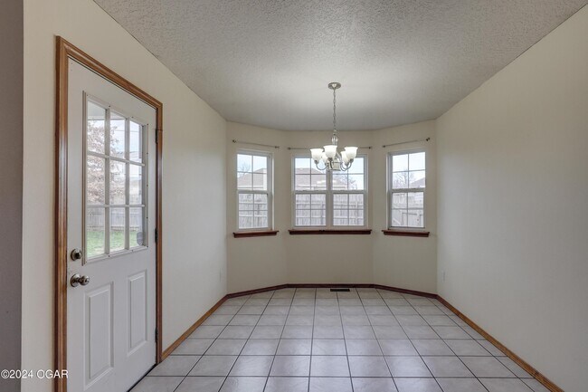 Building Photo - 4231 W 28th St