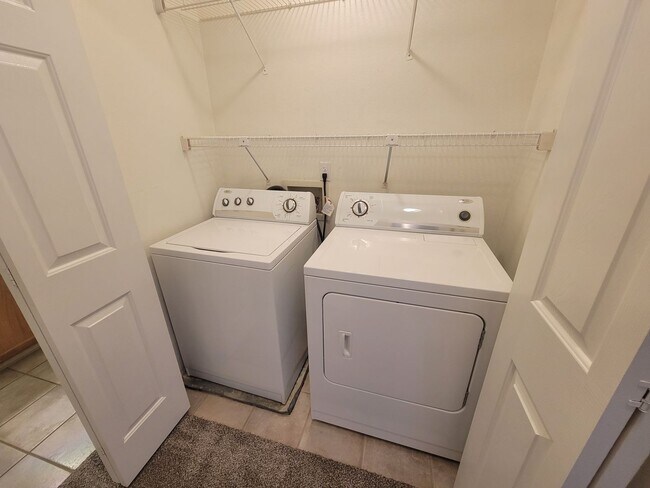 Building Photo - Fresh Boulder 1 Bedroom Condo for Rent wit...