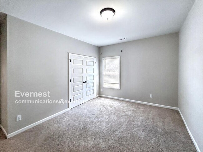 Building Photo - 118 Holly Fern Dr.