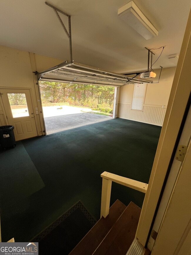 Building Photo - 678 Verney Dr