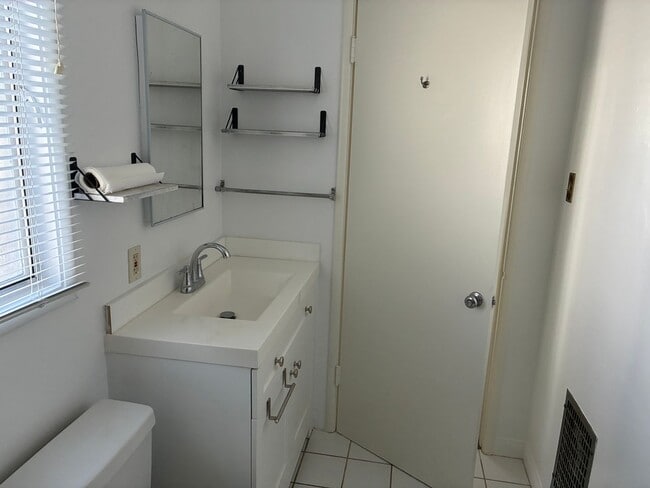 Building Photo - 1387 Eagle Vista Dr