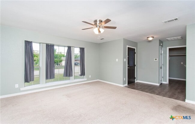 Building Photo - 2001 Matt Dr