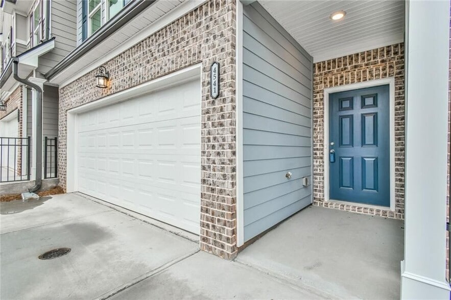 Building Photo - 4541 Bishops Ln