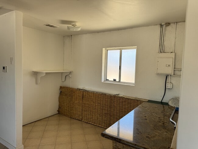 Building Photo - 14738 Poplar St