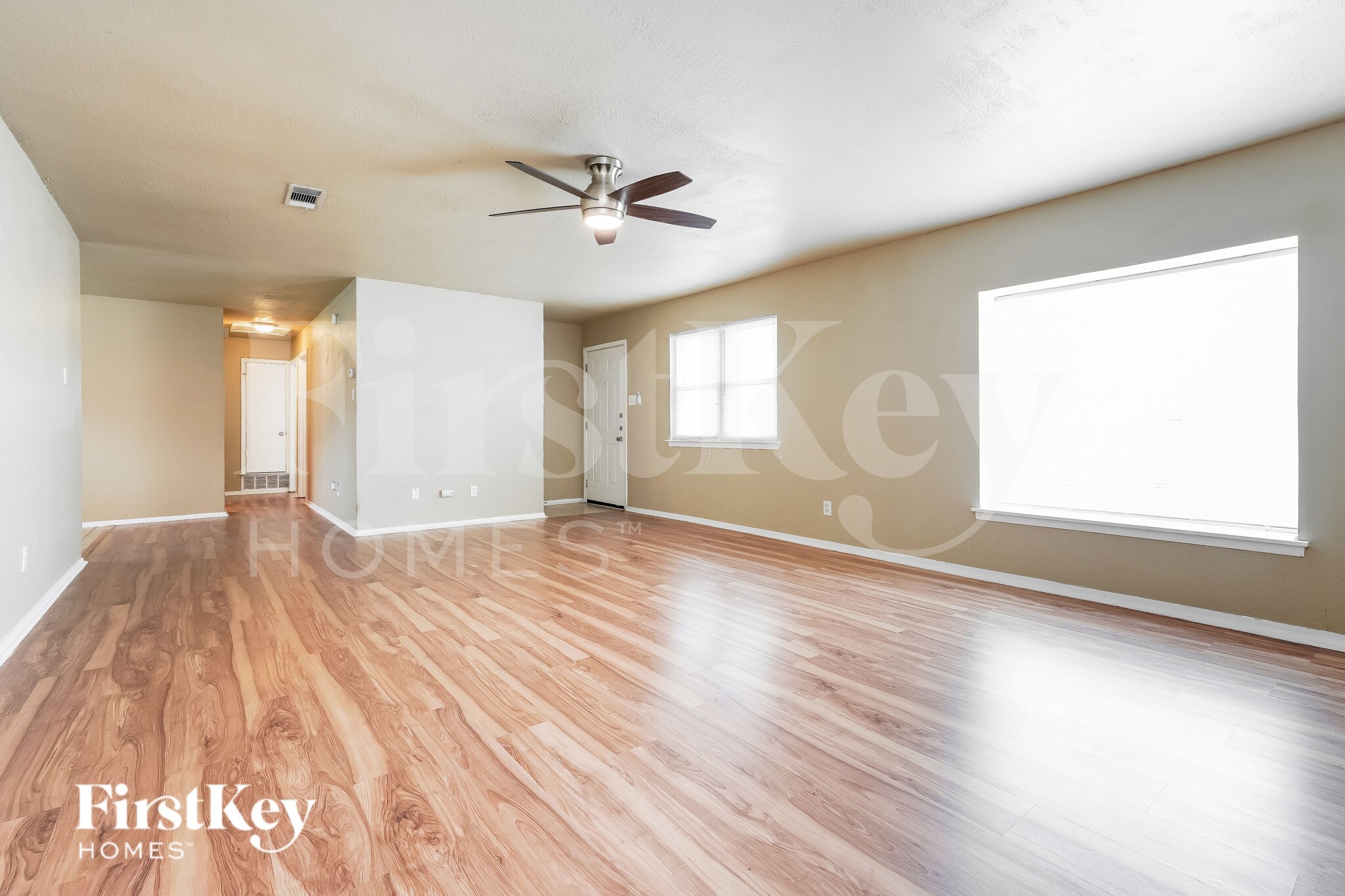 Building Photo - 701 E Mission St