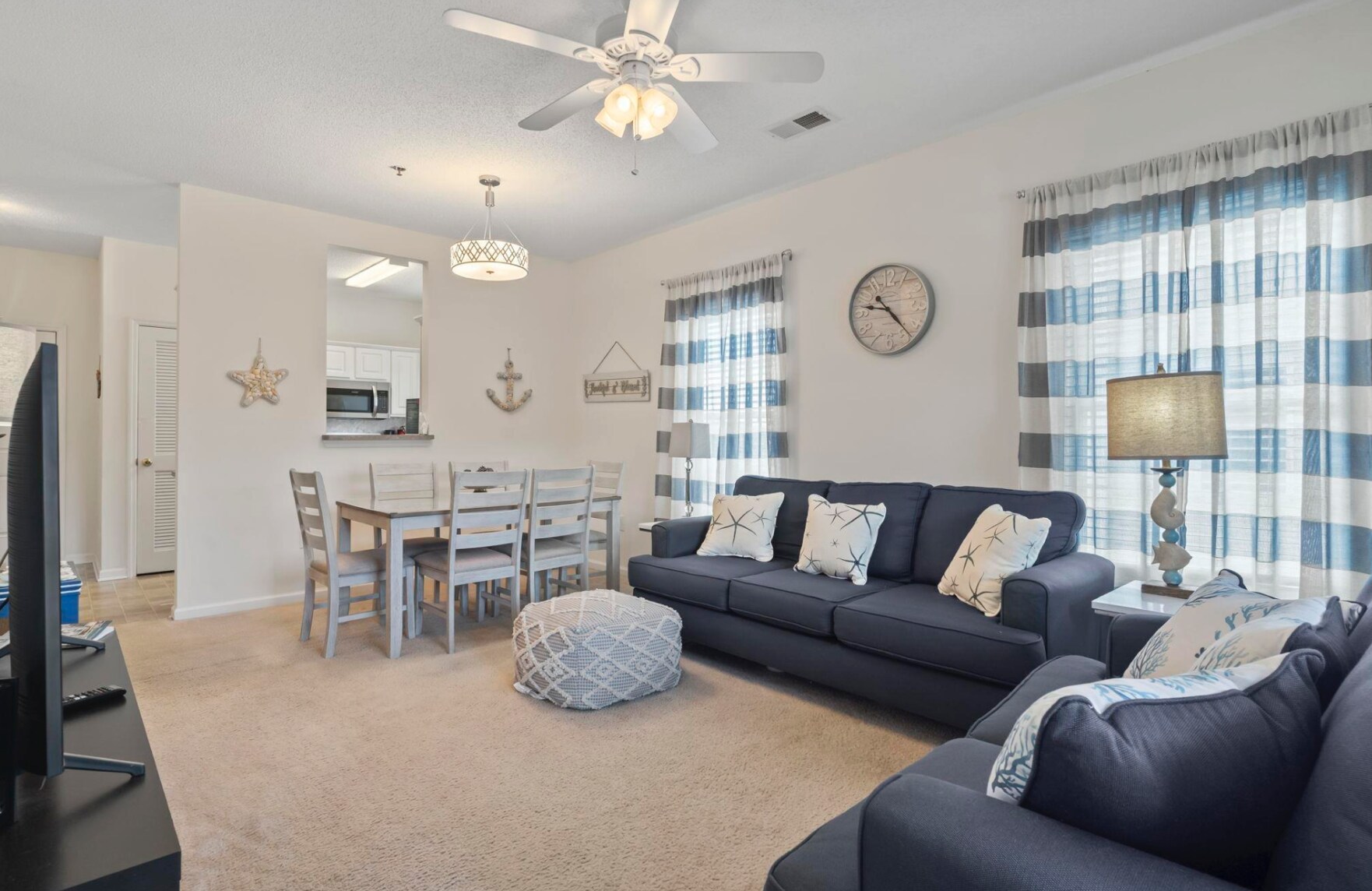 Dining/Living Area - 2090 Cross Gate Blvd