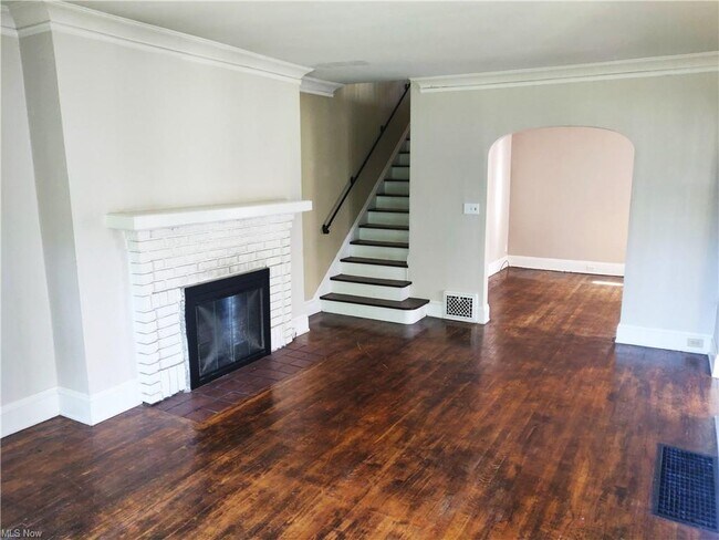 Building Photo - 3300 Dellwood Rd