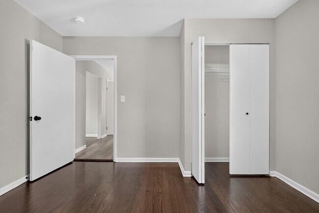 Building Photo - 7945 W 91st St