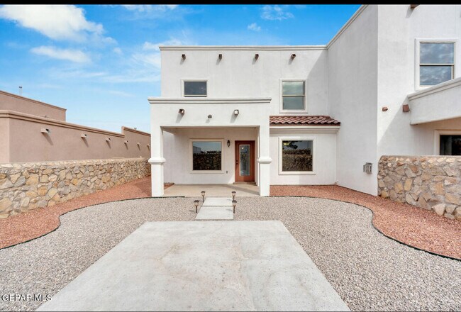 Building Photo - 11714 Dos Palmas Dr