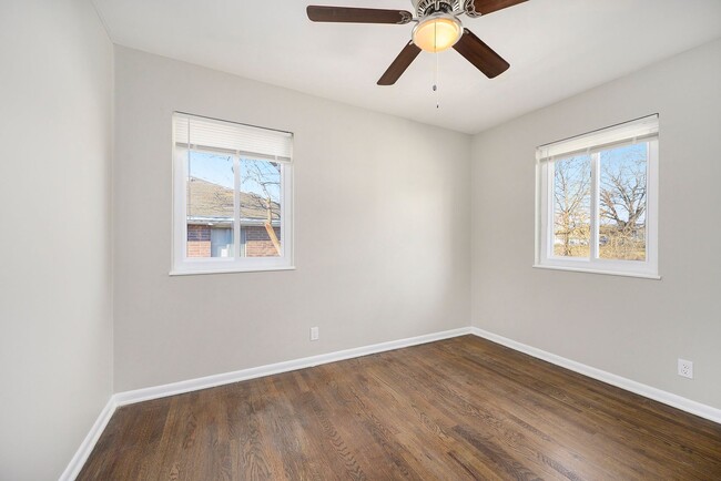 Building Photo - Newly Renovated 2BR-1BA Apartment in Glads...
